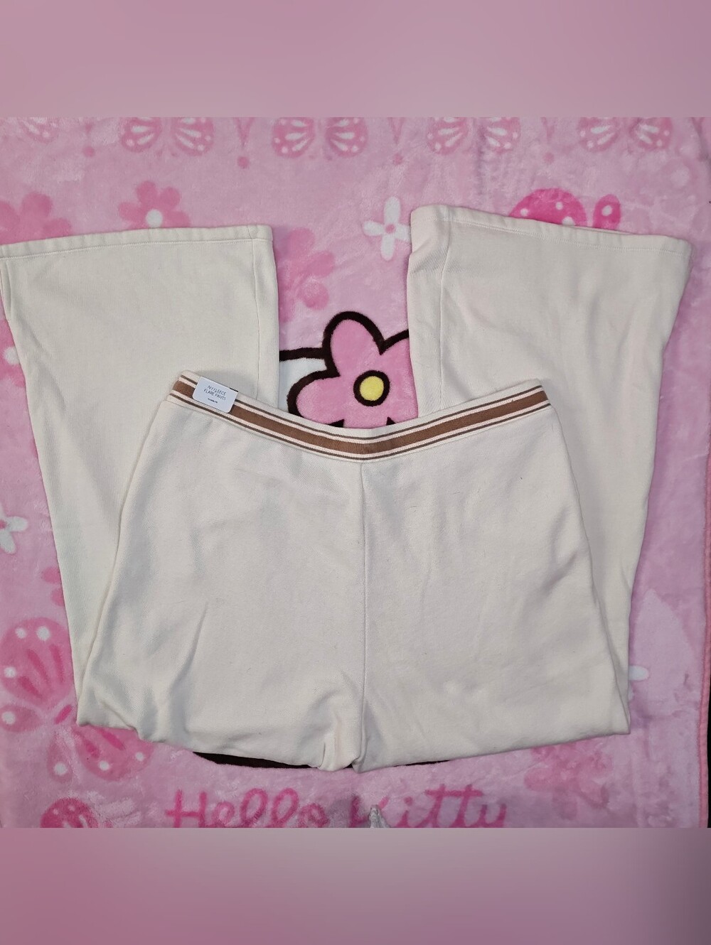 NWT PINK Victoria's Secret cream sweatpants - Picture 3 of 5